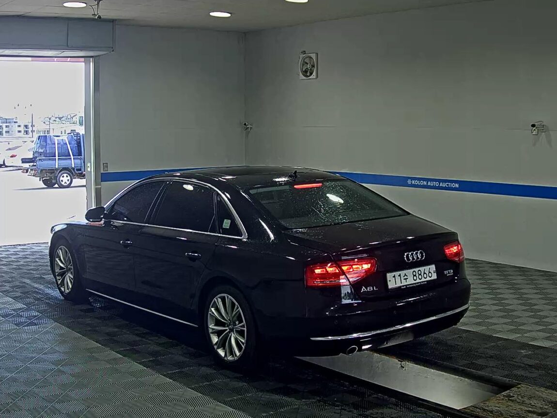 AUDI A8 (3RD GEN) 3.0 TFSI QUATTRO LWB 2011 - zdjęcie 6