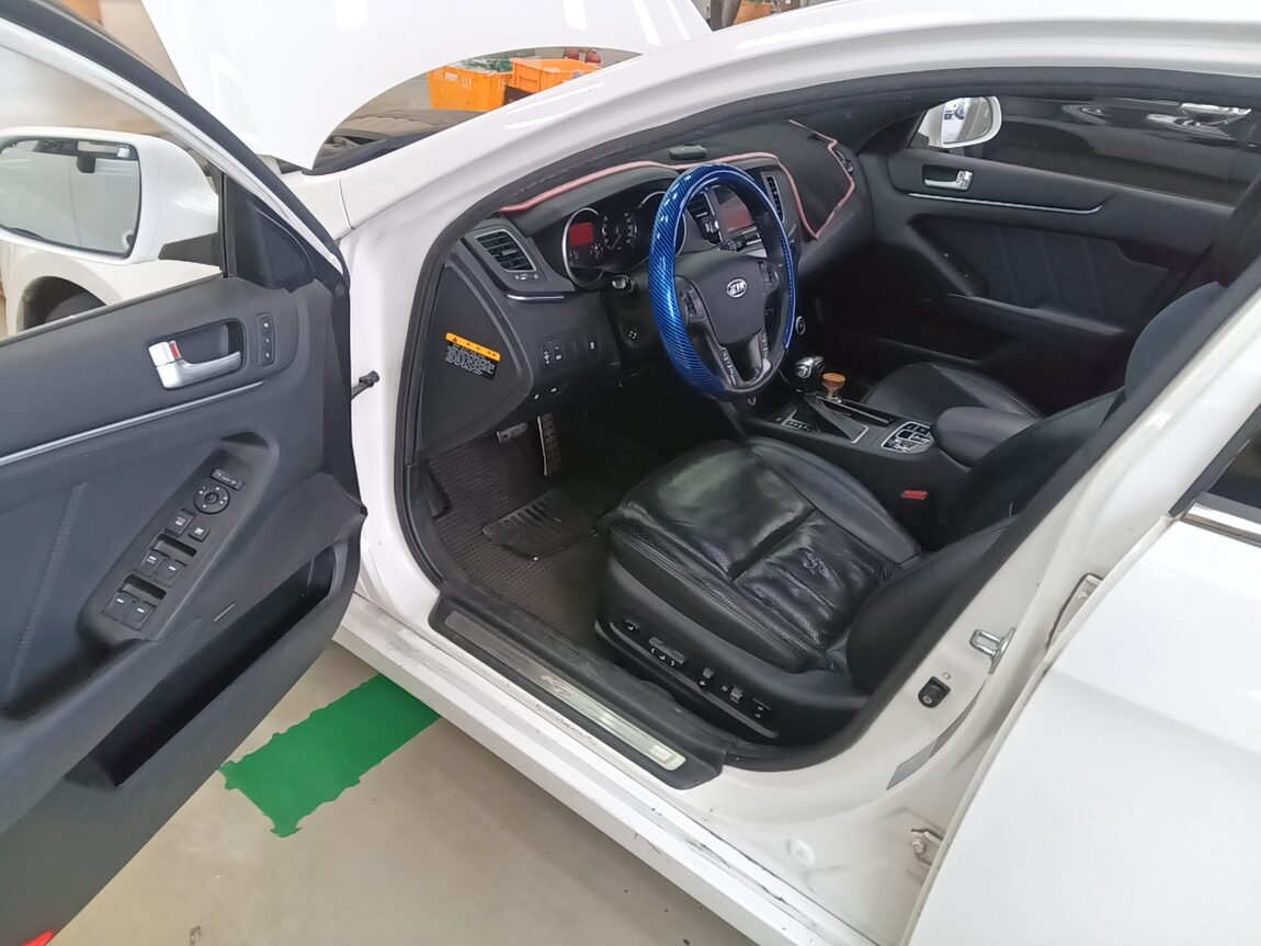 KIA K7 PRESTIGE 3.0 GDI PRESTIGE 2012 - zdjęcie 10