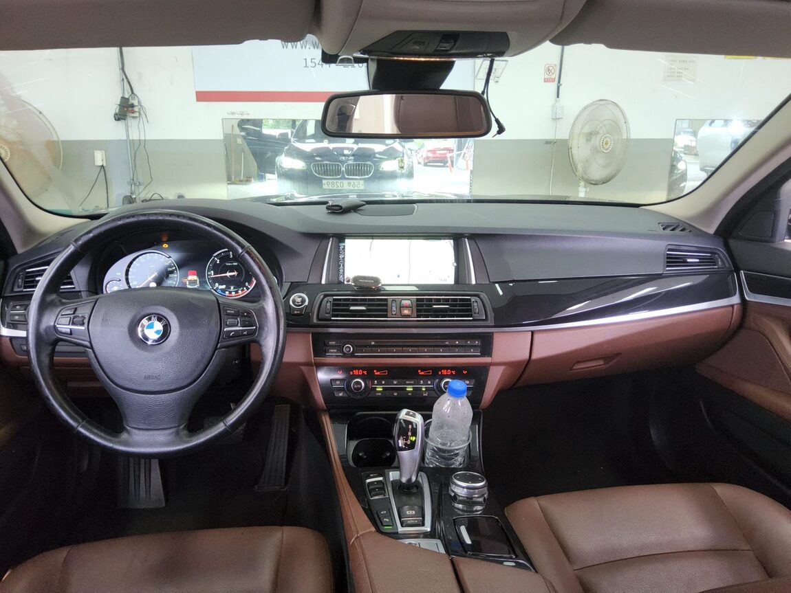 BMW 5 SERIES (6TH GEN) 520d M AERODYNAMIC 2016 - zdjęcie 11