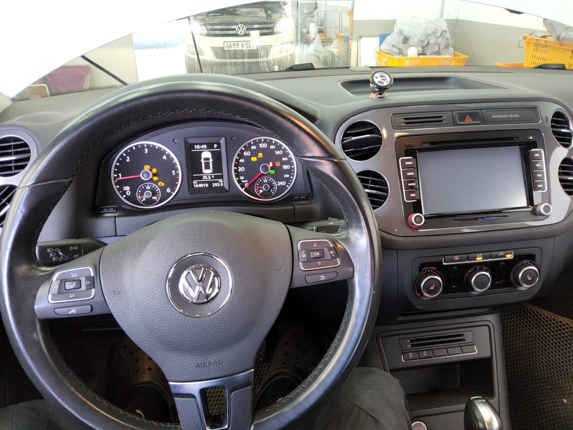 VOLKSWAGEN TIGUAN 2.0 TDI BLUEMOTION 2015 - zdjęcie 17