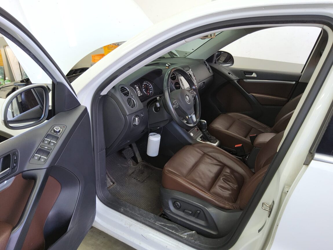 VOLKSWAGEN TIGUAN 2.0 TDI BLUEMOTION 2015 - zdjęcie 10
