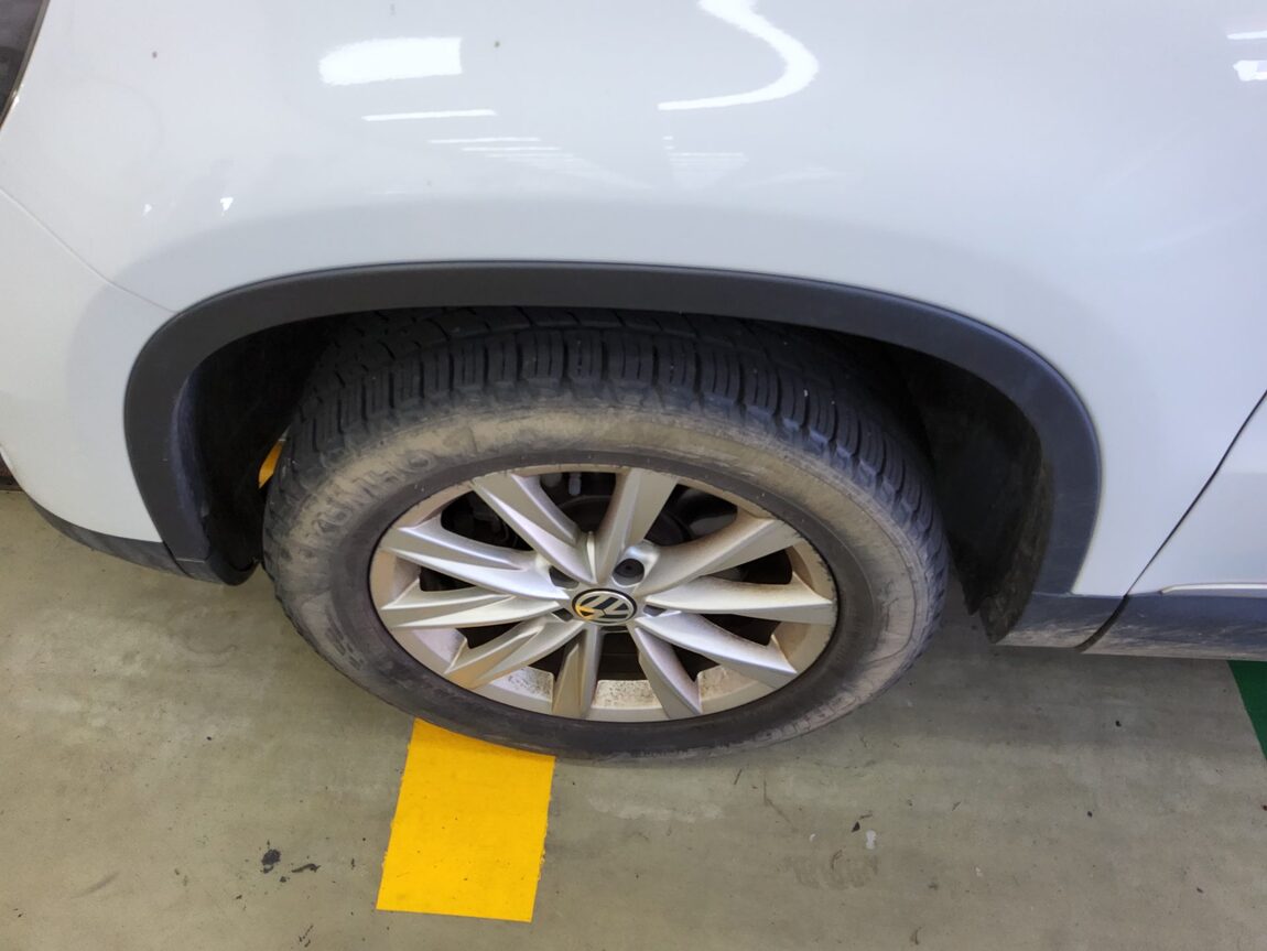 VOLKSWAGEN TIGUAN 2.0 TDI BLUEMOTION 2015 - zdjęcie 23