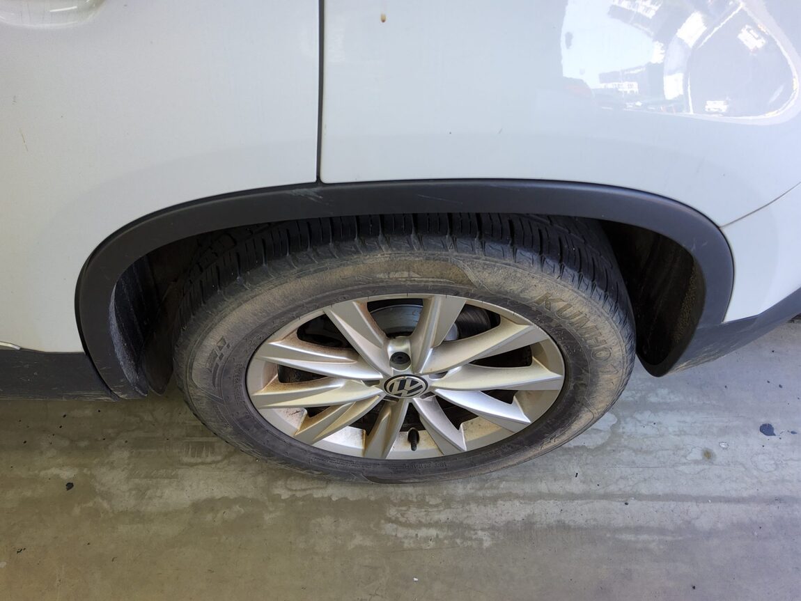 VOLKSWAGEN TIGUAN 2.0 TDI BLUEMOTION 2015 - zdjęcie 24