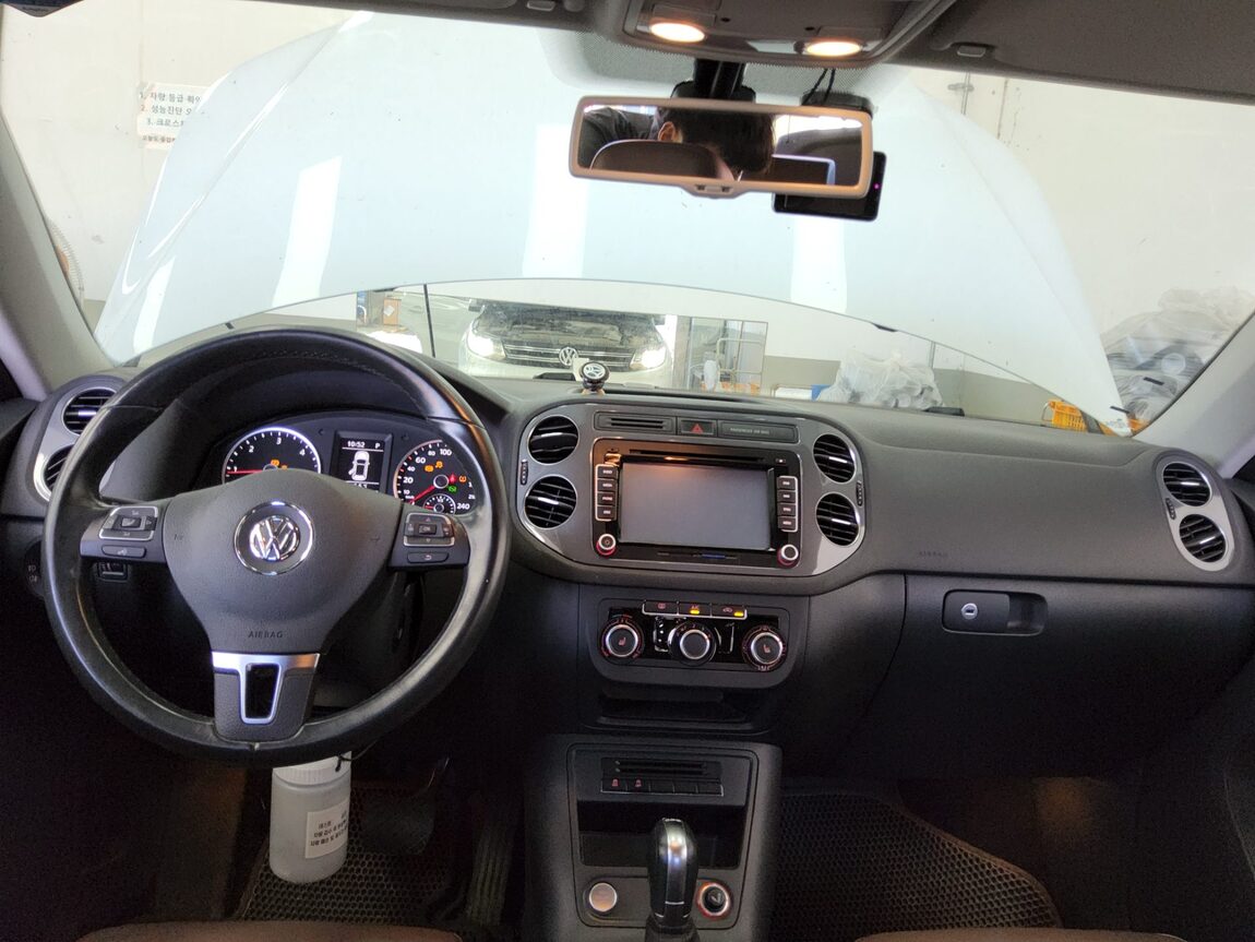 VOLKSWAGEN TIGUAN 2.0 TDI BLUEMOTION 2015 - zdjęcie 11