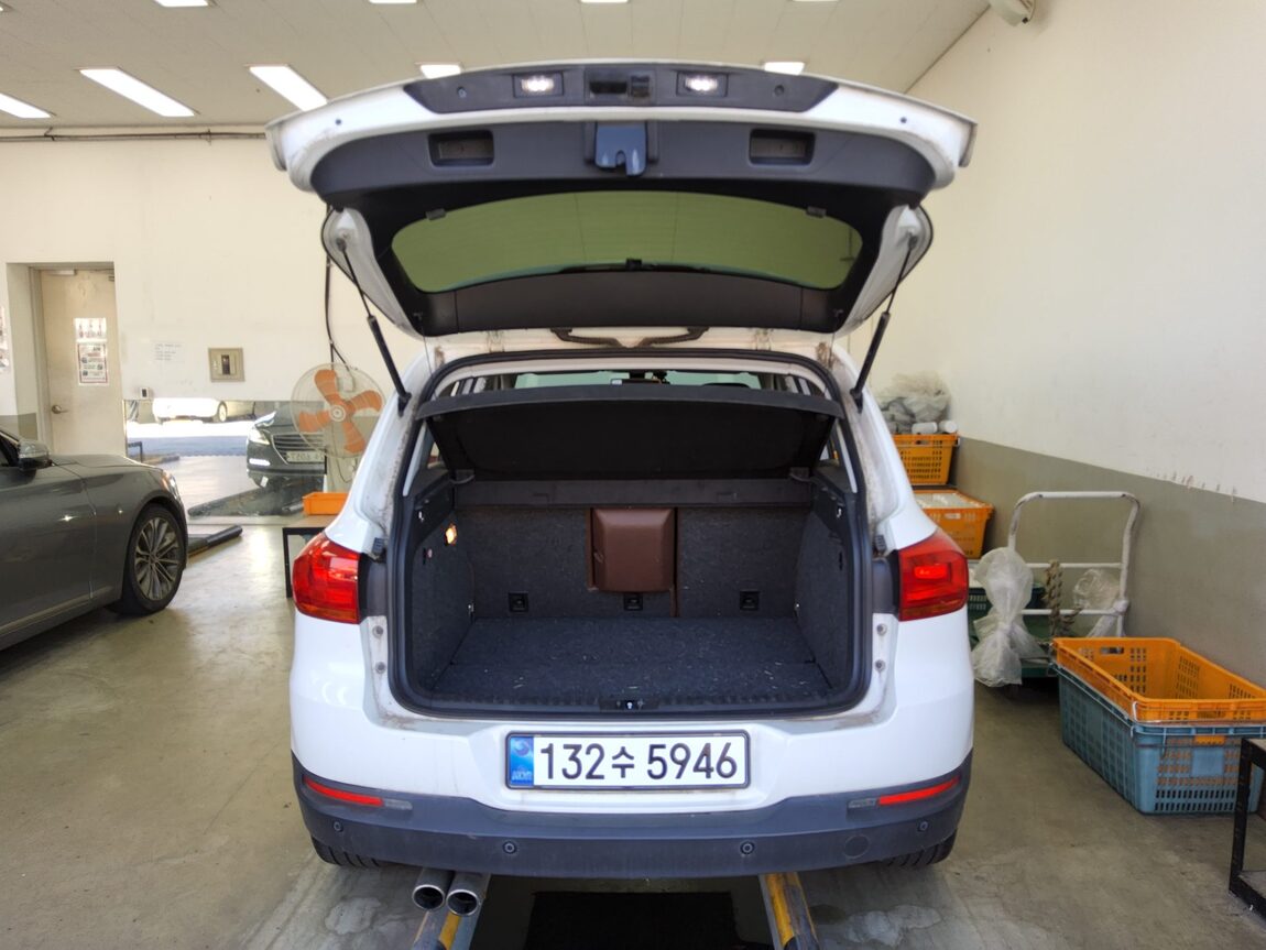 VOLKSWAGEN TIGUAN 2.0 TDI BLUEMOTION 2015 - zdjęcie 15