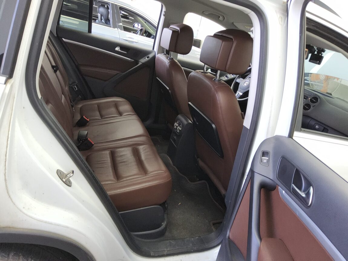 VOLKSWAGEN TIGUAN 2.0 TDI BLUEMOTION 2015 - zdjęcie 13