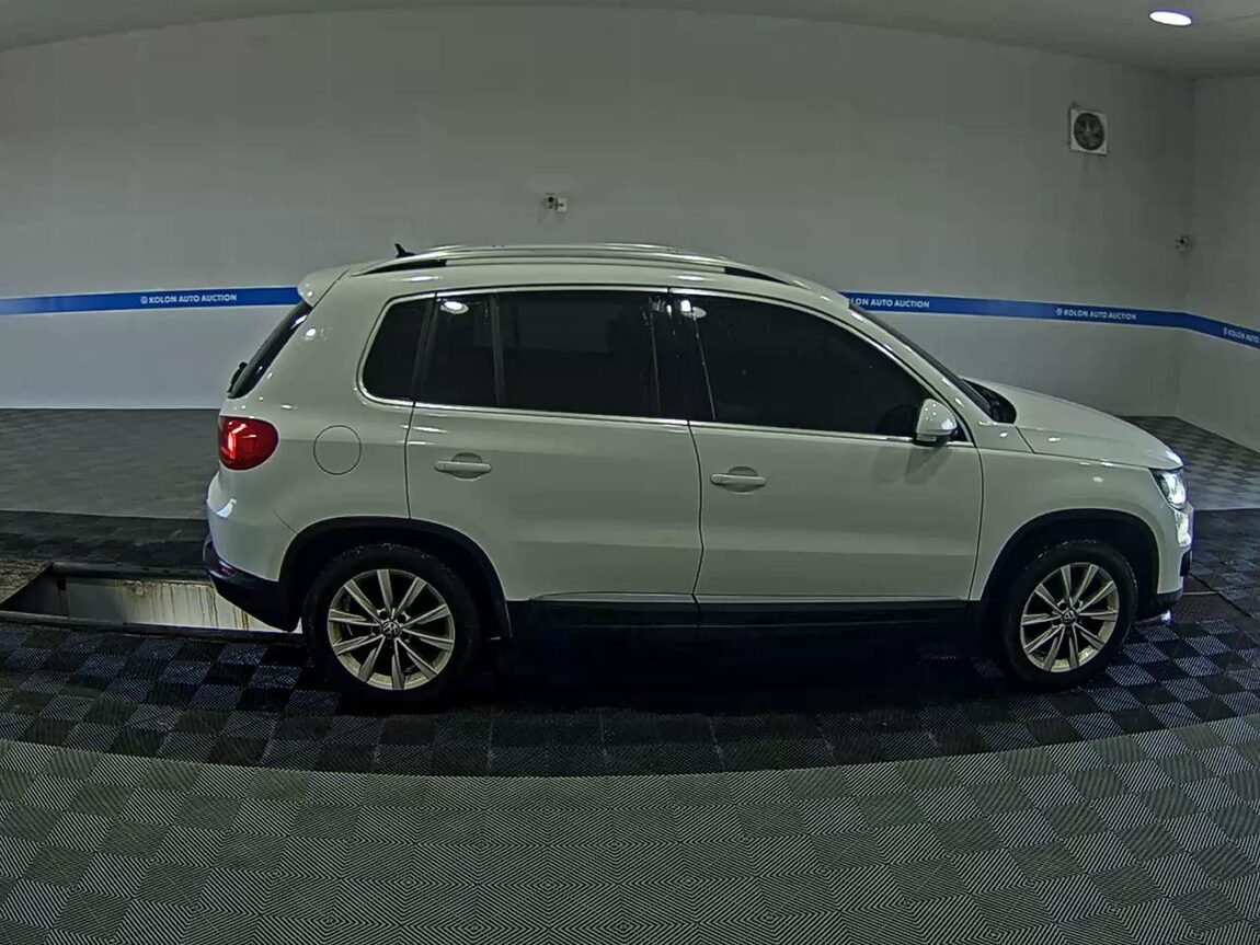 VOLKSWAGEN TIGUAN 2.0 TDI BLUEMOTION 2015 - zdjęcie 4