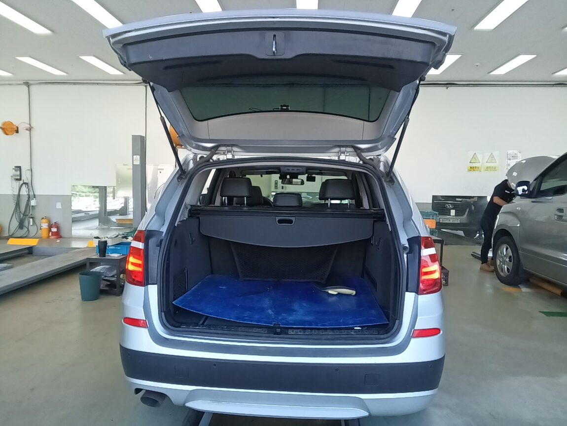 BMW X3 (2ND GEN) 20d xDRIVE HIGH 2012 - zdjęcie 15