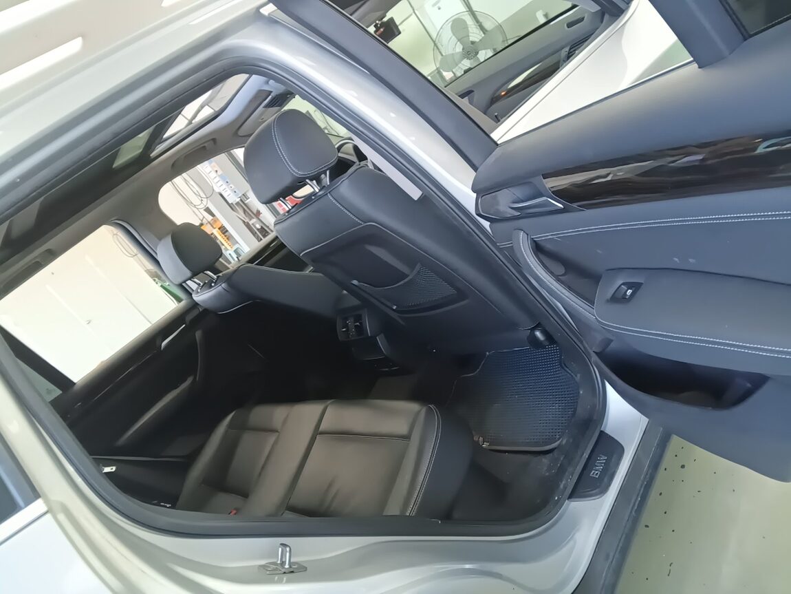 BMW X3 (2ND GEN) 20d xDRIVE HIGH 2012 - zdjęcie 13
