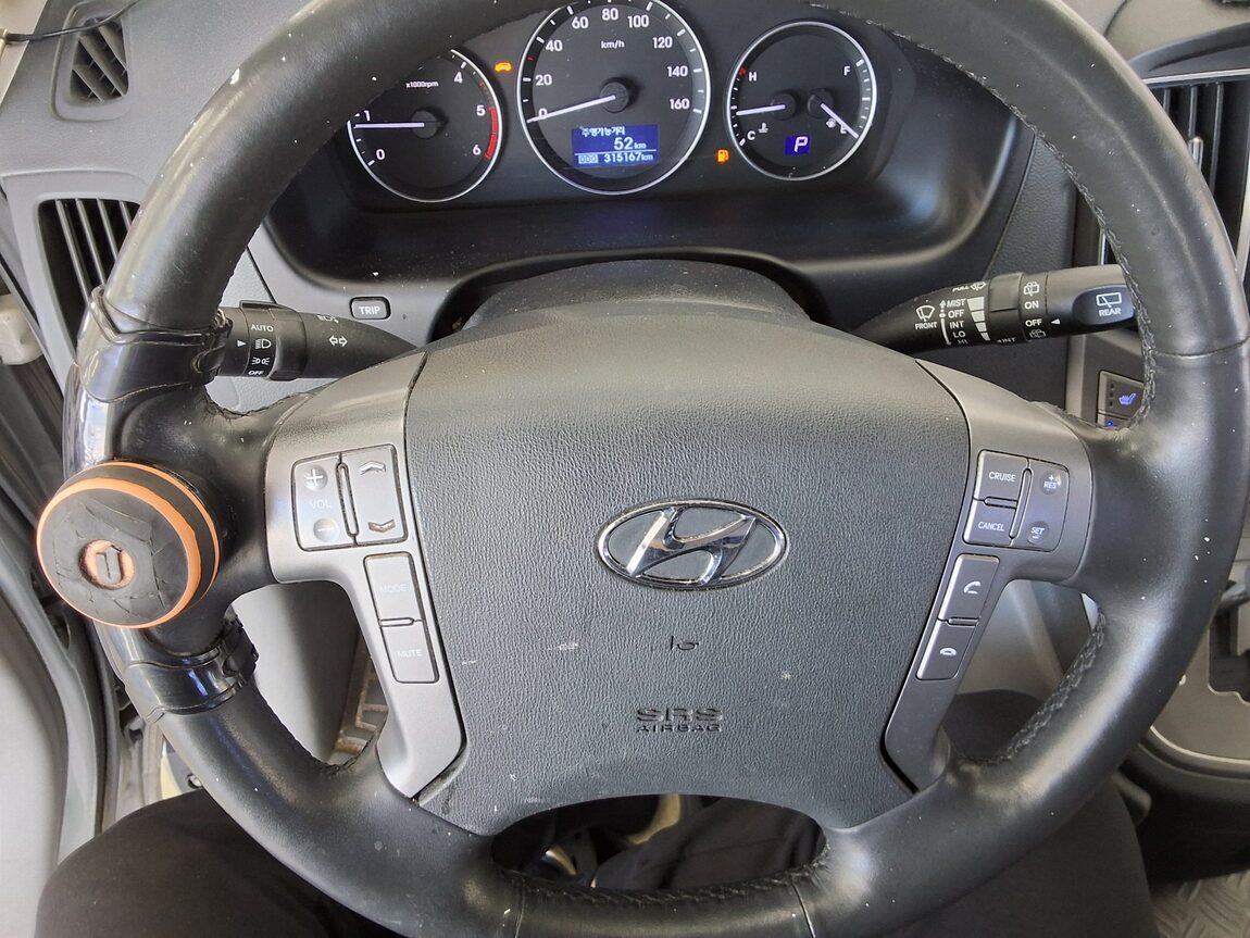 HYUNDAI THE NEW GRAND STAREX 11-SEATER DIESEL 4WD MODERN 2018 - zdjęcie 17