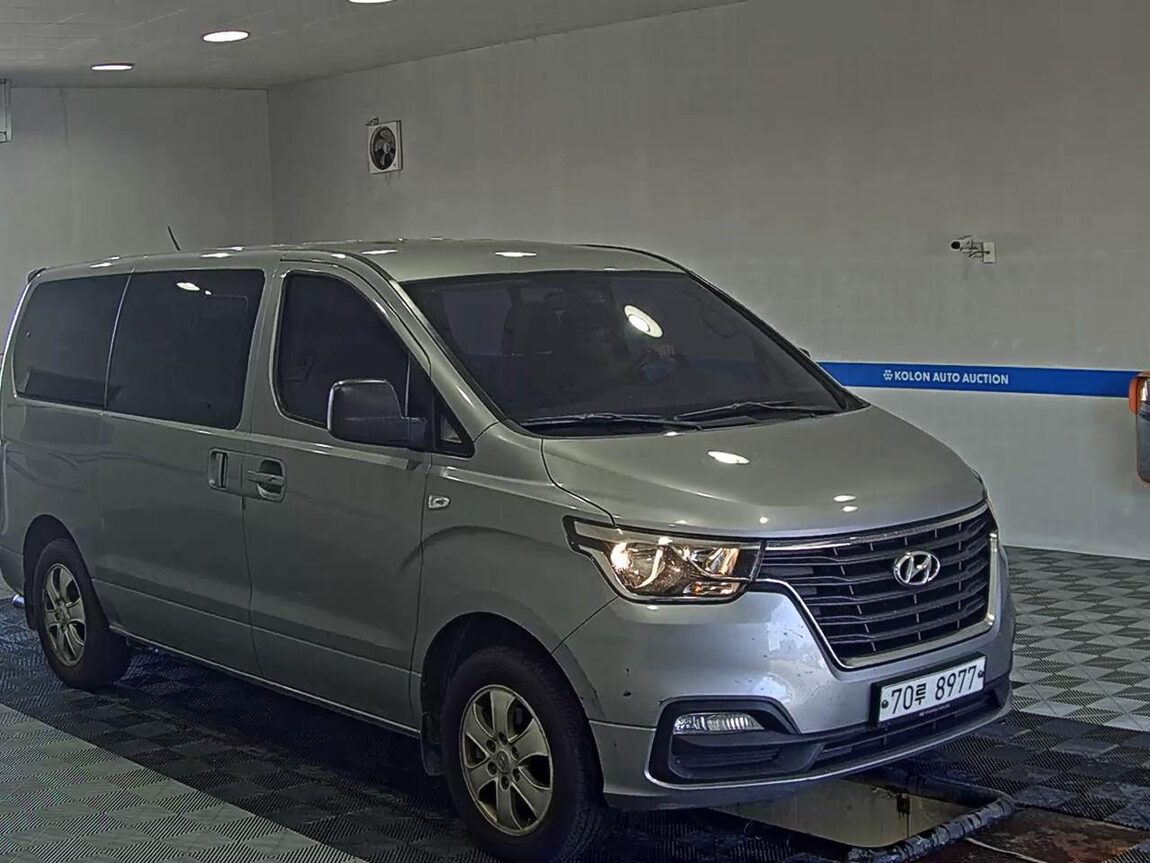 HYUNDAI THE NEW GRAND STAREX 11-SEATER DIESEL 4WD MODERN 2018 - zdjęcie 3