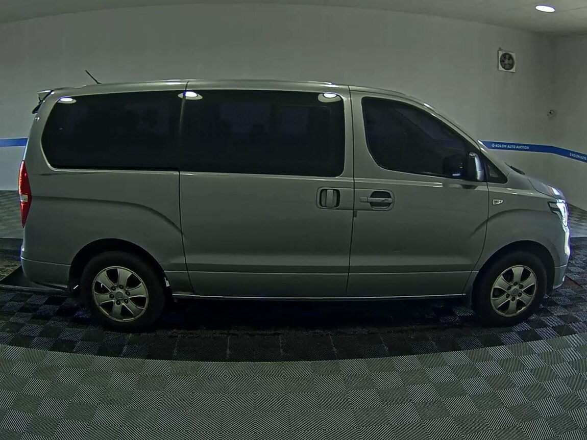 HYUNDAI THE NEW GRAND STAREX 11-SEATER DIESEL 4WD MODERN 2018 - zdjęcie 4
