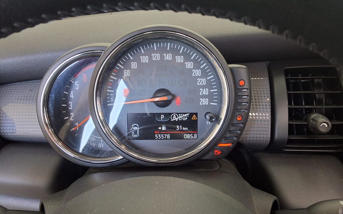 MINI COOPER (3RD GEN) 5-DOOR 1.5 D MID 2016 - zdjęcie 9