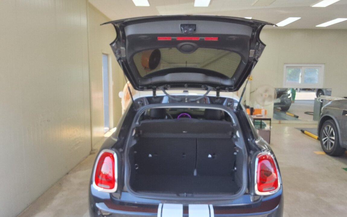 MINI COOPER (3RD GEN) 5-DOOR 1.5 D MID 2016 - zdjęcie 15