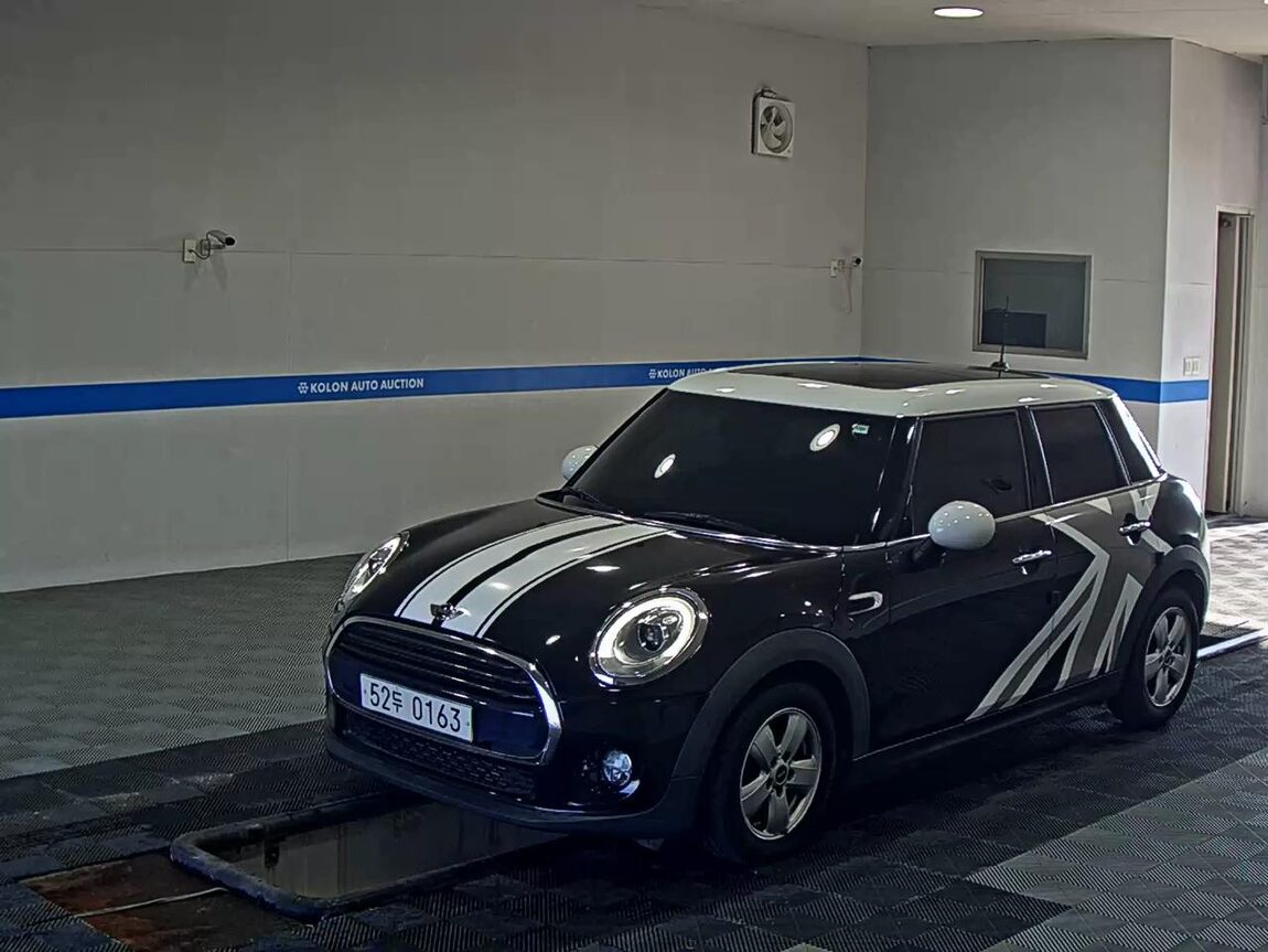 MINI COOPER (3RD GEN) 5-DOOR 1.5 D MID 2016 - zdjęcie 2