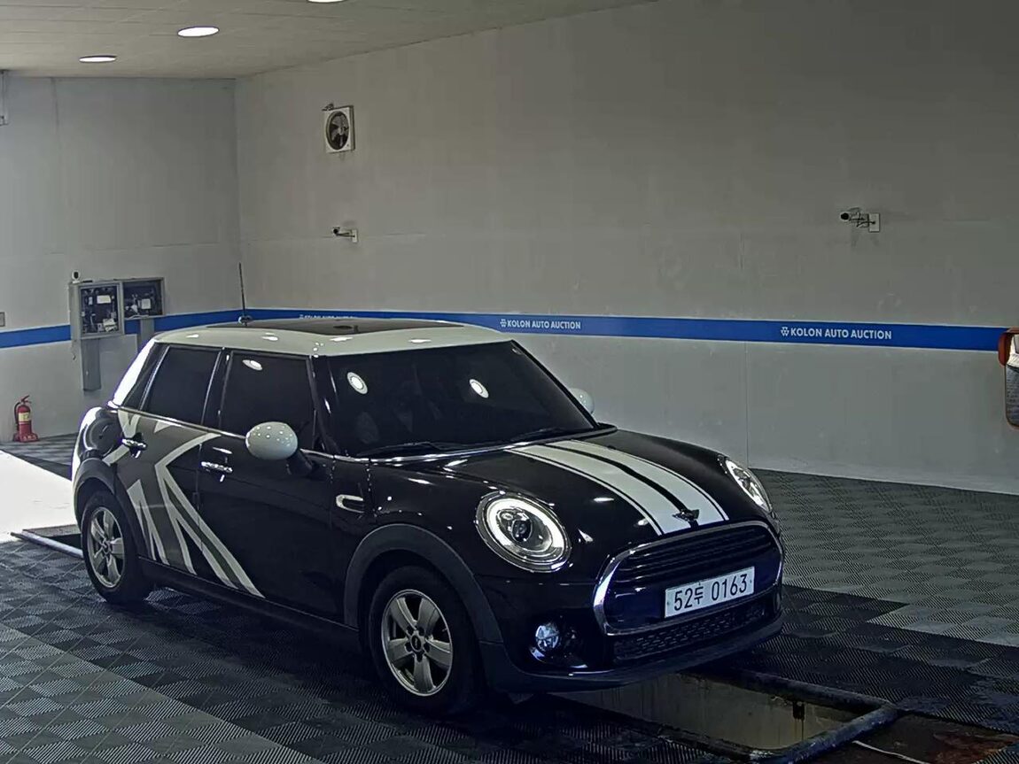 MINI COOPER (3RD GEN) 5-DOOR 1.5 D MID 2016 - zdjęcie 3