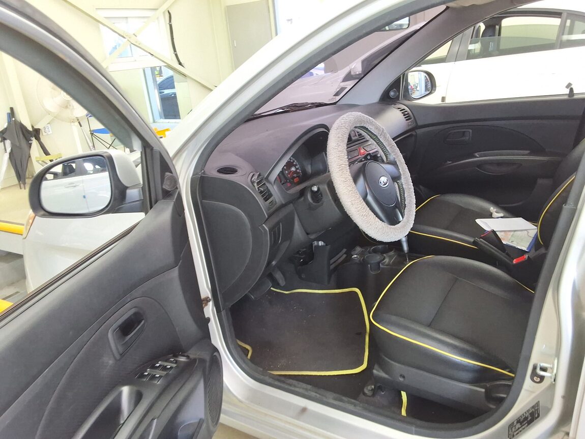 KIA NEW MORNING LX BASE MODEL BLACK PREMIUM 2011 - zdjęcie 11