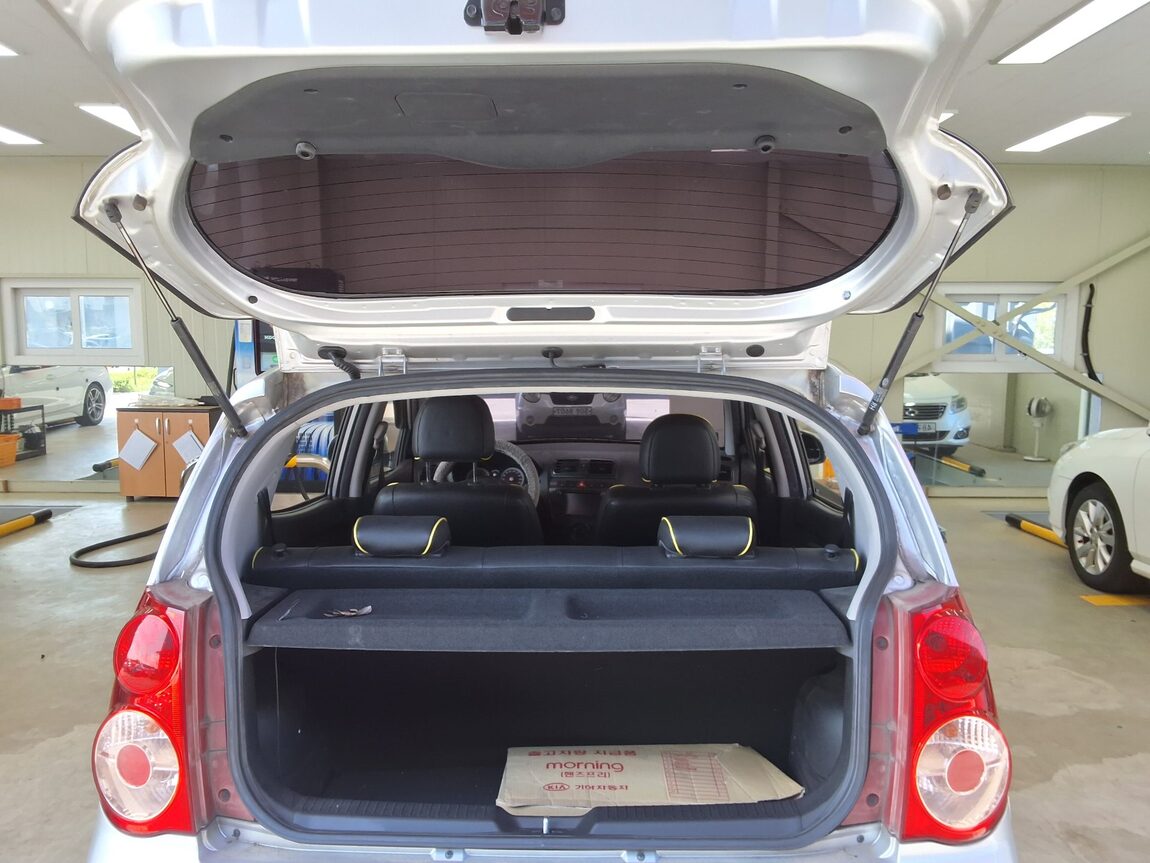 KIA NEW MORNING LX BASE MODEL BLACK PREMIUM 2011 - zdjęcie 16