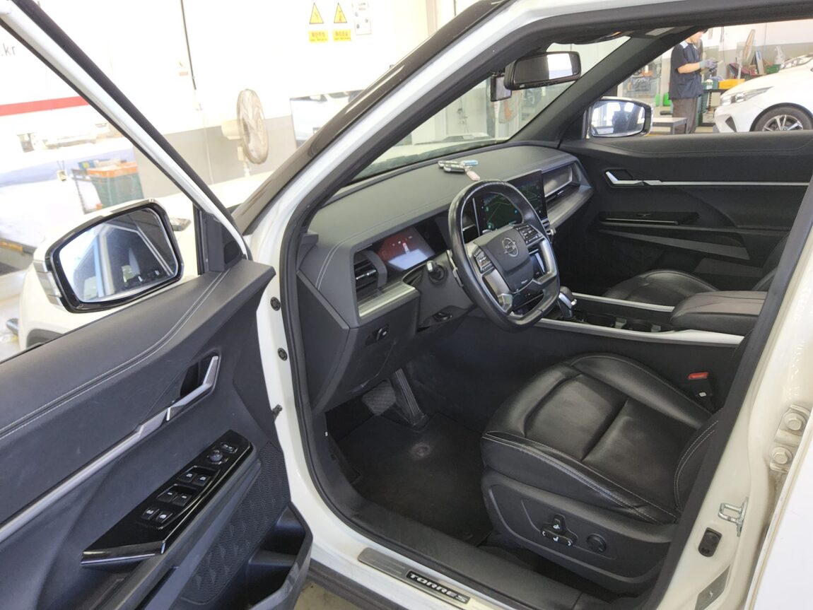 KG MOBILITY (SSANGYONG) TORRES 1.5 GDI-T 4WD T7 2023 - zdjęcie 10