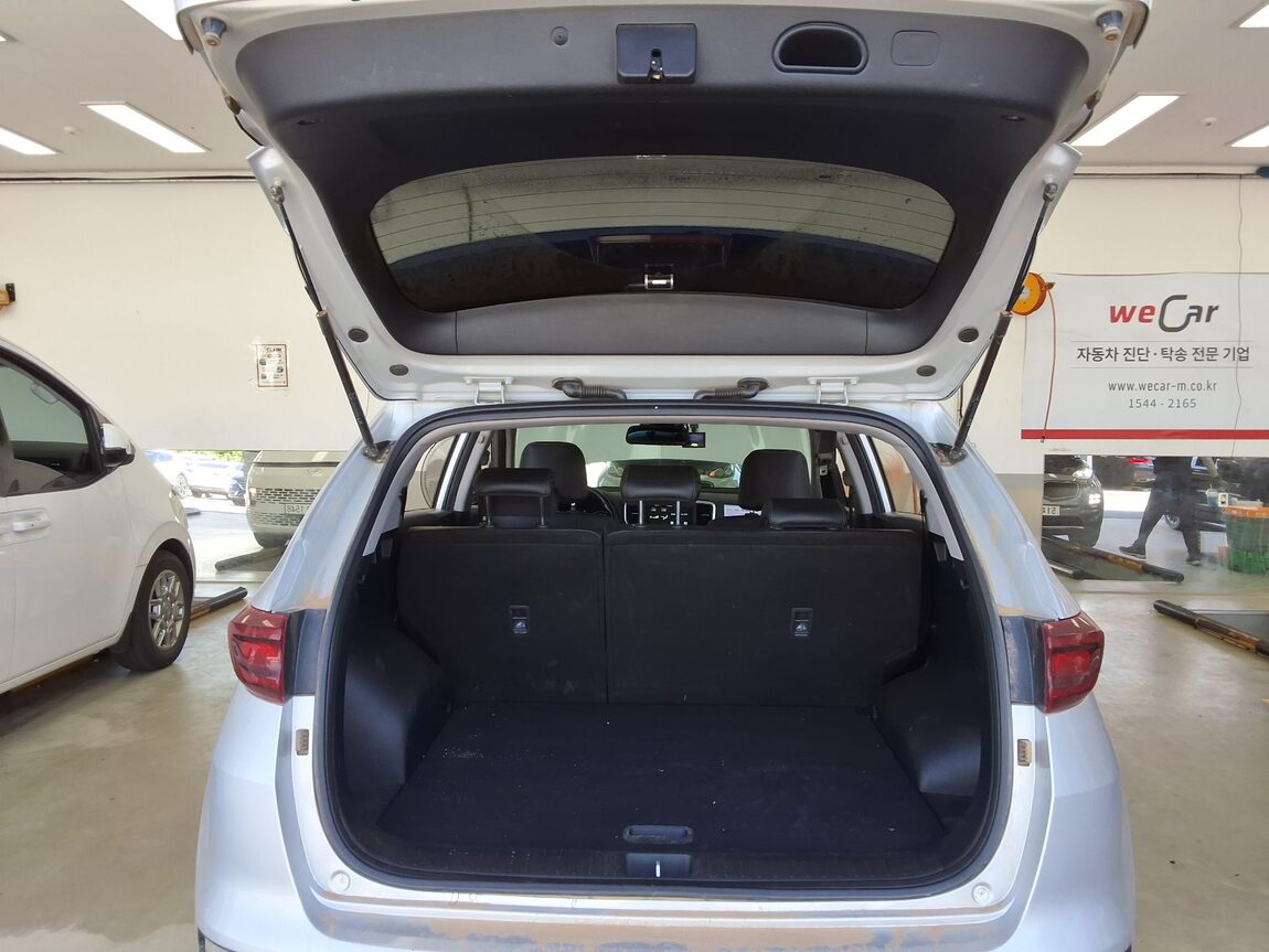 KIA SPORTAGE THE BOLD R2.0 DIESEL 4WD PRESTIGE 2020 - zdjęcie 16