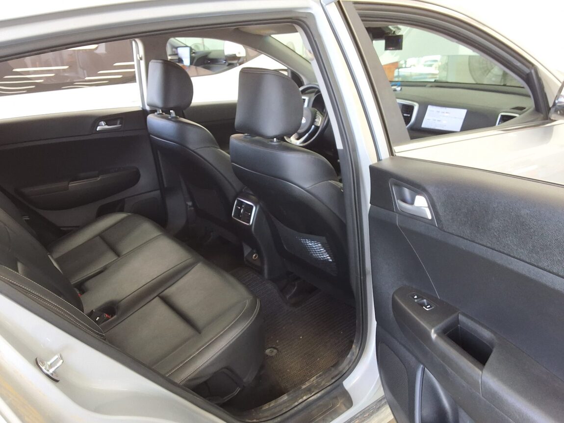 KIA SPORTAGE THE BOLD R2.0 DIESEL 4WD PRESTIGE 2020 - zdjęcie 14
