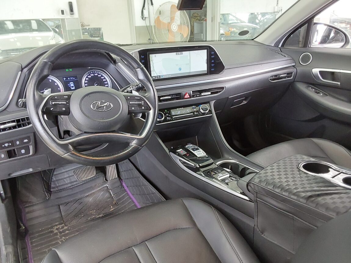 HYUNDAI SONATA (DN8) G2.0 PREMIUM FAMILY 2020 - zdjęcie 11