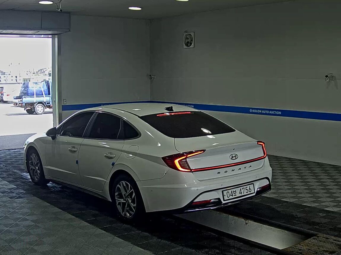 HYUNDAI SONATA (DN8) G2.0 PREMIUM FAMILY 2020 - zdjęcie 6