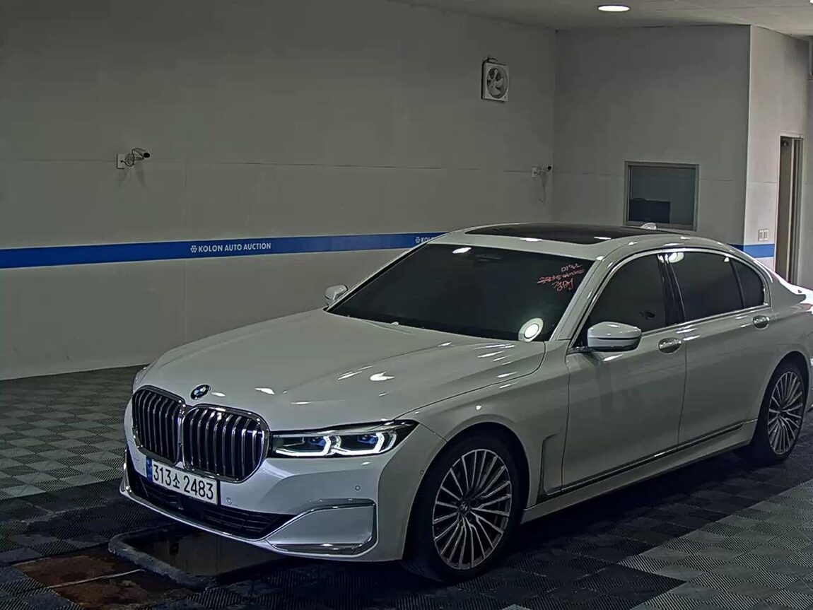 BMW 7 SERIES (6TH GEN) 730Ld xDRIVE DESIGN PURE EXCELLENCE 2021 - zdjęcie 2