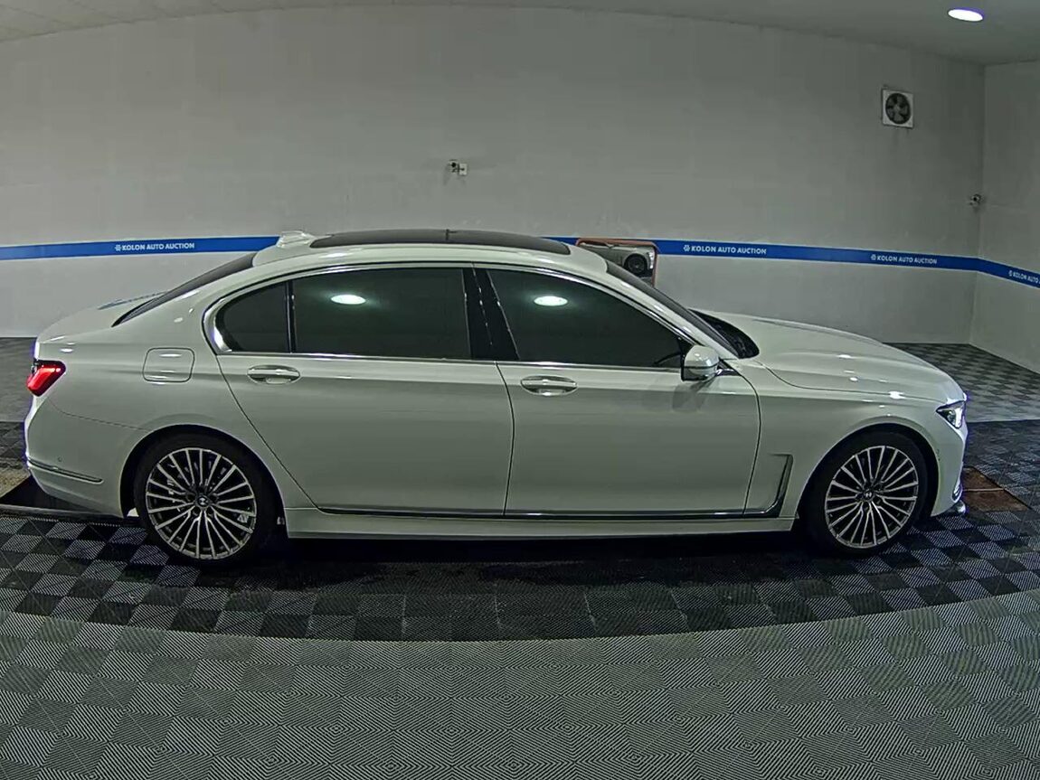 BMW 7 SERIES (6TH GEN) 730Ld xDRIVE DESIGN PURE EXCELLENCE 2021 - zdjęcie 4