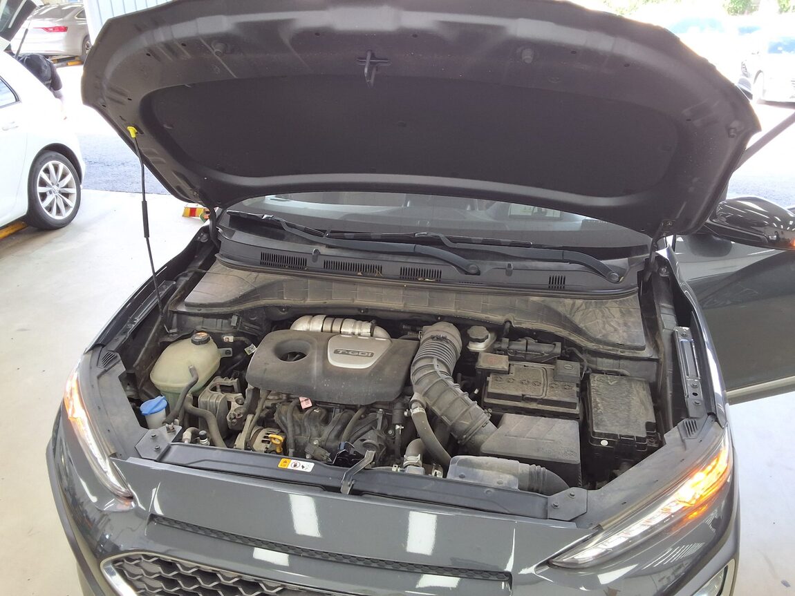 HYUNDAI KONA 1.6 GASOLINE 4WD PREMIUM 2018 - zdjęcie 21