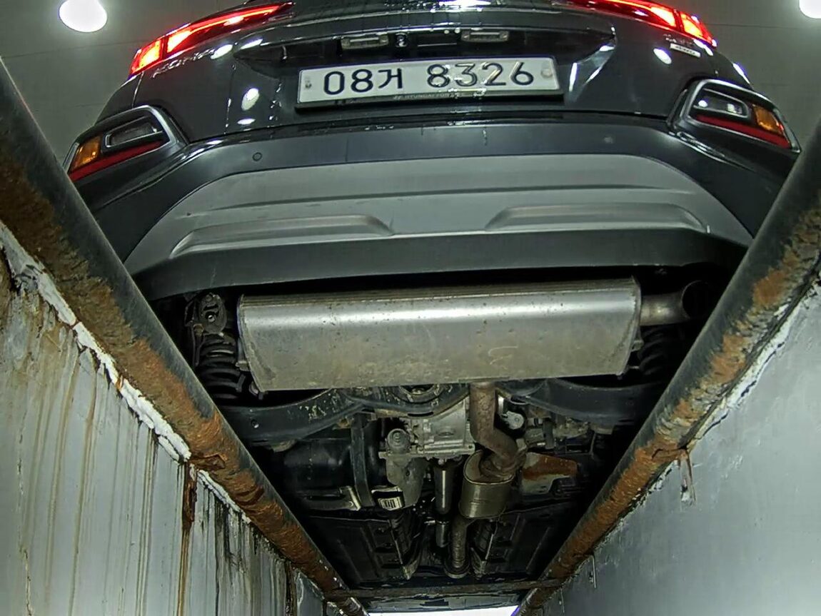 HYUNDAI KONA 1.6 GASOLINE 4WD PREMIUM 2018 - zdjęcie 8