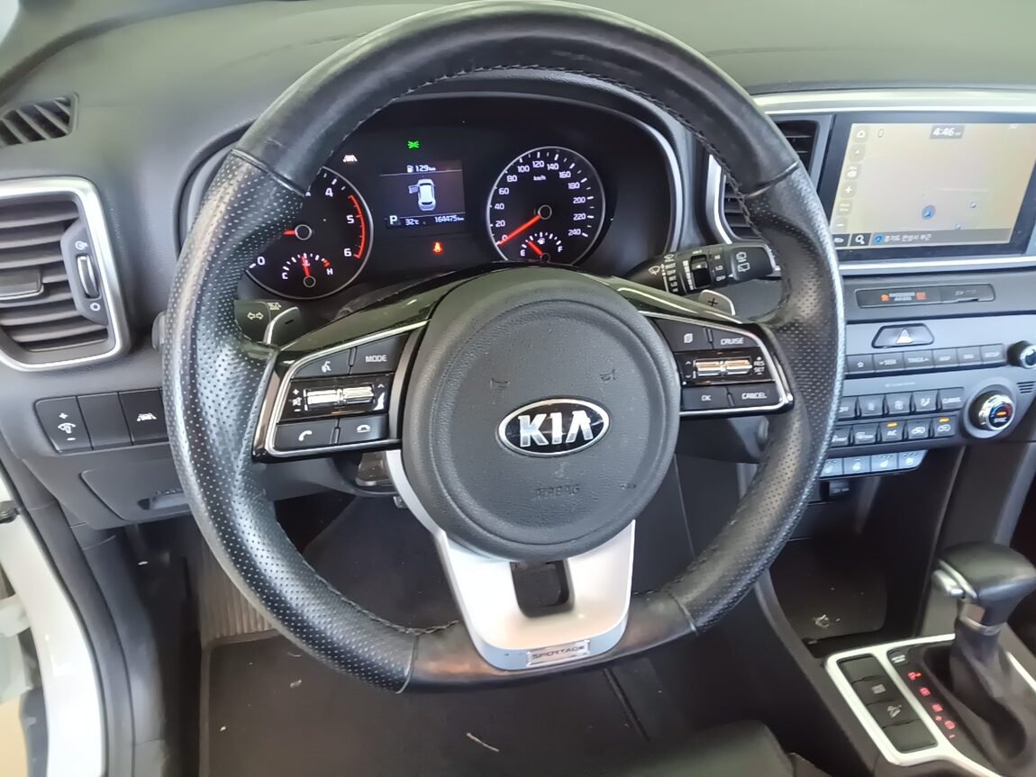 KIA SPORTAGE THE BOLD 1.6 DIESEL 2WD LUXURY 2019 - zdjęcie 17
