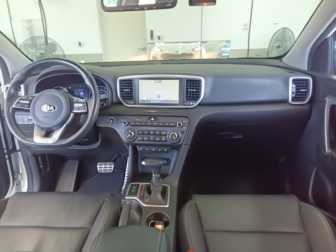 KIA SPORTAGE THE BOLD 1.6 DIESEL 2WD LUXURY 2019 - zdjęcie 18