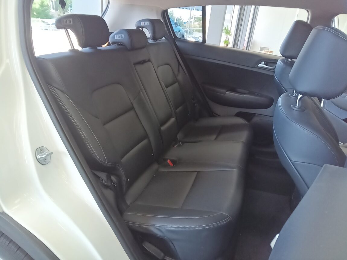 KIA SPORTAGE THE BOLD 1.6 DIESEL 2WD LUXURY 2019 - zdjęcie 19