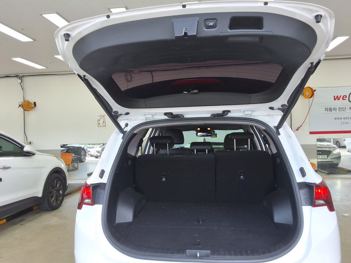 HYUNDAI THE NEW SANTA FE DIESEL 2.2 2WD PRESTIGE 2021 - zdjęcie 16