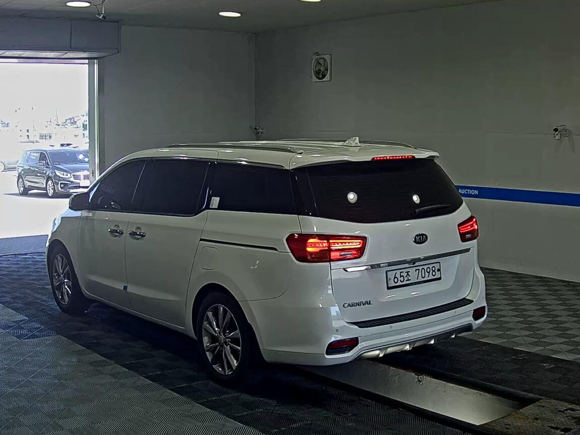 KIA THE NEW CARNIVAL 9-SEATER GASOLINE NOBLESSE SPECIAL 2019 - zdjęcie 6