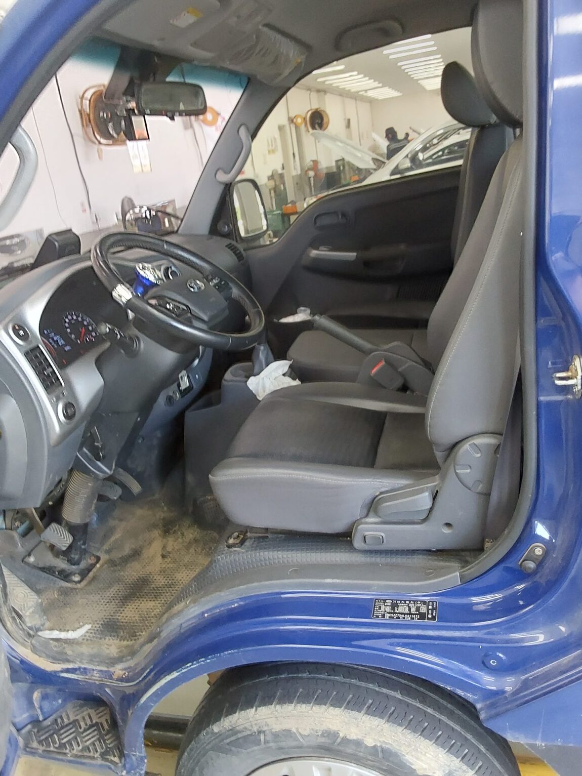 KIA THE NEW BONGO III CARGO 1 TON LPG KING CAB EXTRA LONG WHEELBASE GLS 2020 - zdjęcie 10