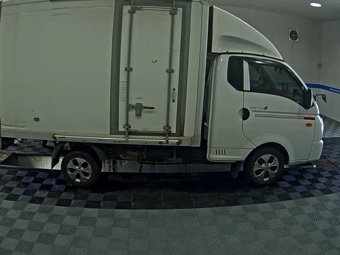 HYUNDAI PORTER II HIGH-ROOF BUILT-IN BOX TRUCK SUPER CAB 2023 - zdjęcie 4