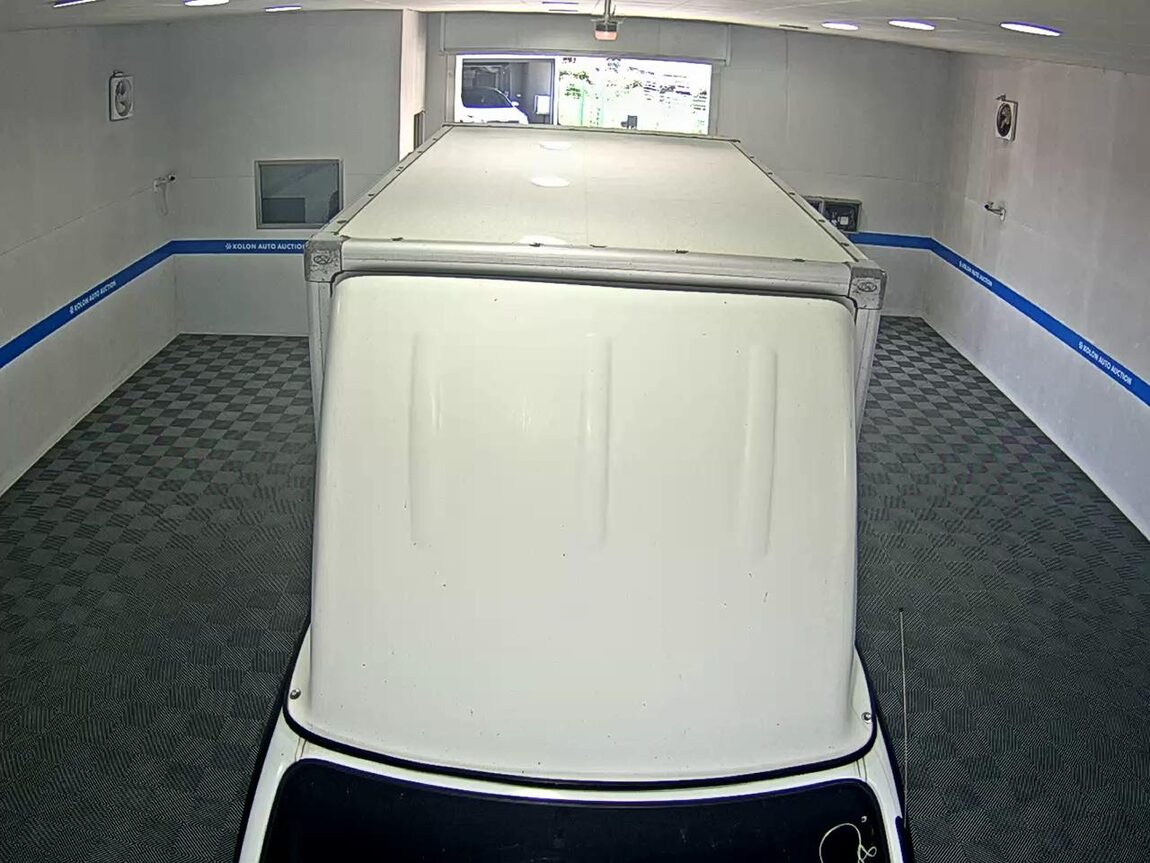 HYUNDAI PORTER II HIGH-ROOF BUILT-IN BOX TRUCK SUPER CAB 2023 - zdjęcie 7