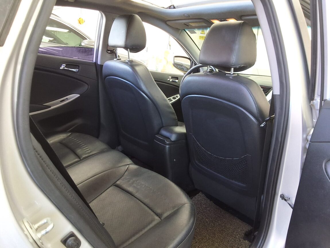 HYUNDAI NEW ACCENT 1.6 VGT PREMIER 2012 - zdjęcie 13