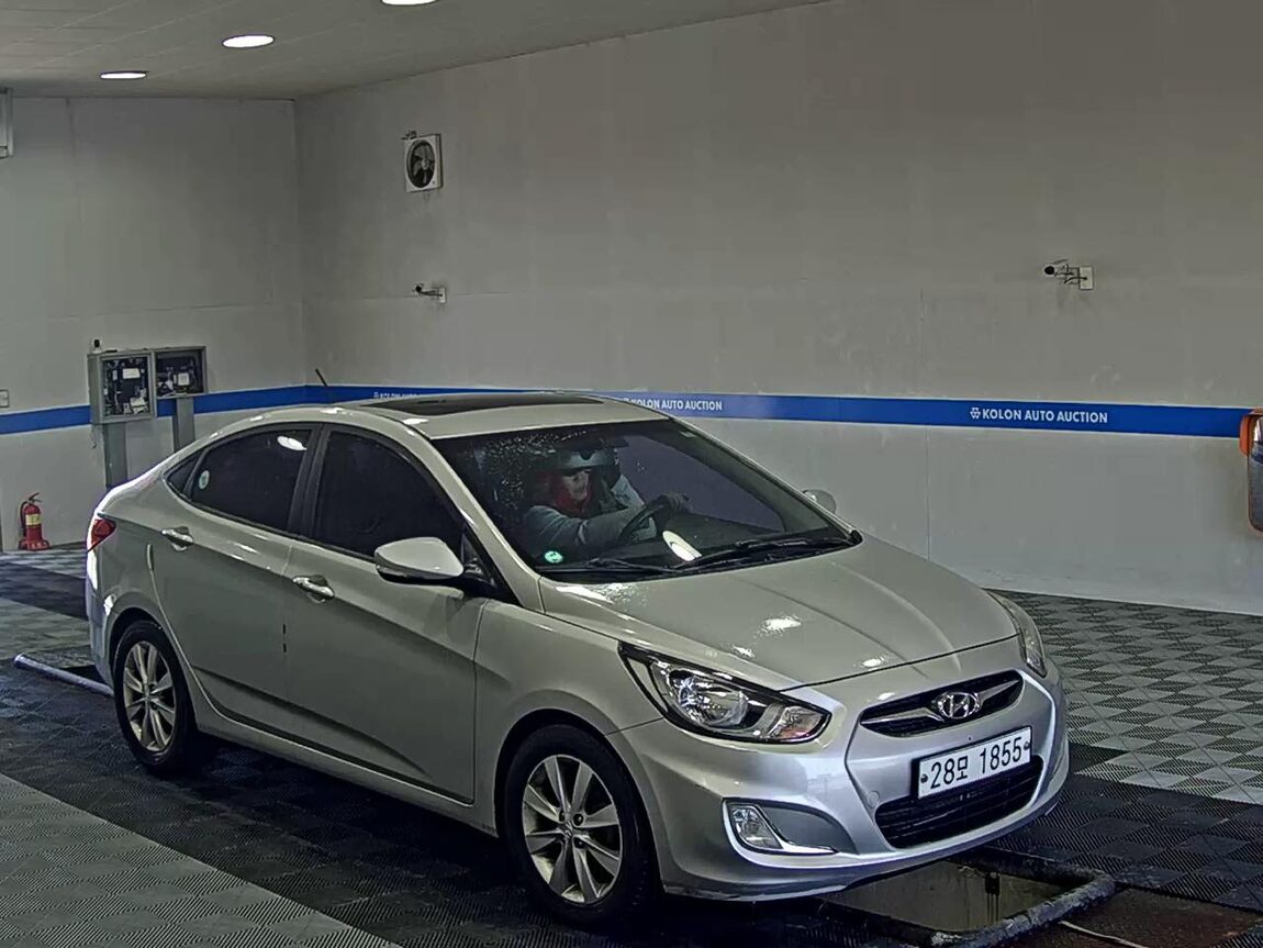 HYUNDAI NEW ACCENT 1.6 VGT PREMIER 2012 - zdjęcie 3