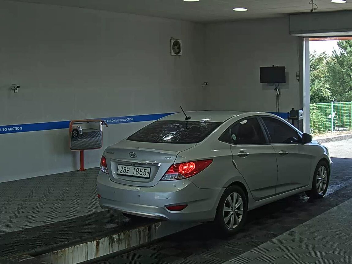 HYUNDAI NEW ACCENT 1.6 VGT PREMIER 2012 - zdjęcie 5