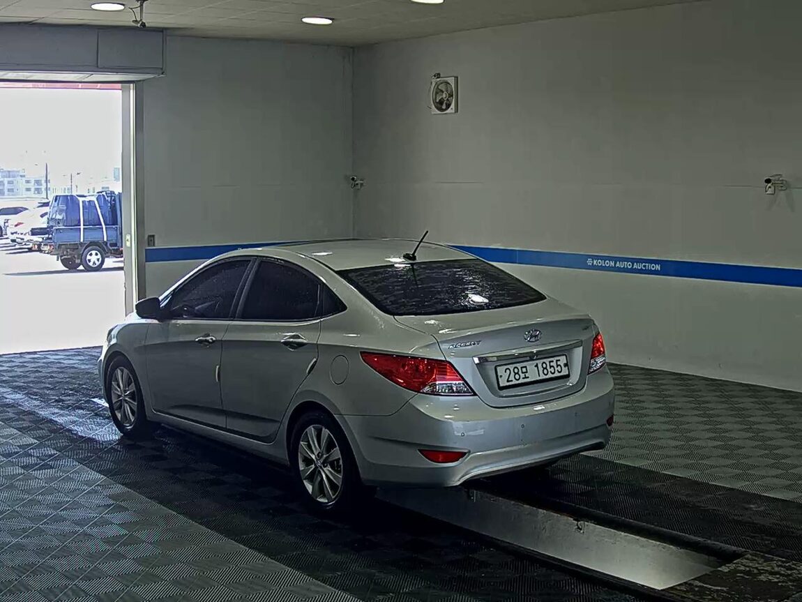 HYUNDAI NEW ACCENT 1.6 VGT PREMIER 2012 - zdjęcie 6