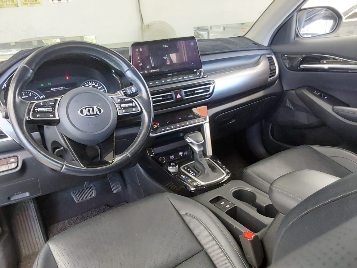 KIA SELTOS 1.6 GASOLINE 2WD NOBLESSE 2020 - zdjęcie 11