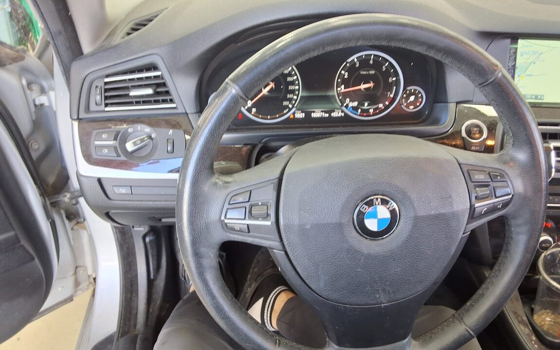 BMW 5 SERIES (6TH GEN) 528i 2013 - zdjęcie 17