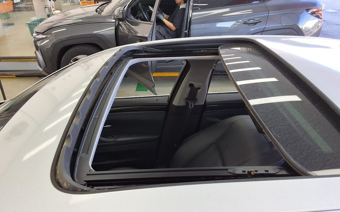 BMW 5 SERIES (6TH GEN) 528i 2013 - zdjęcie 22