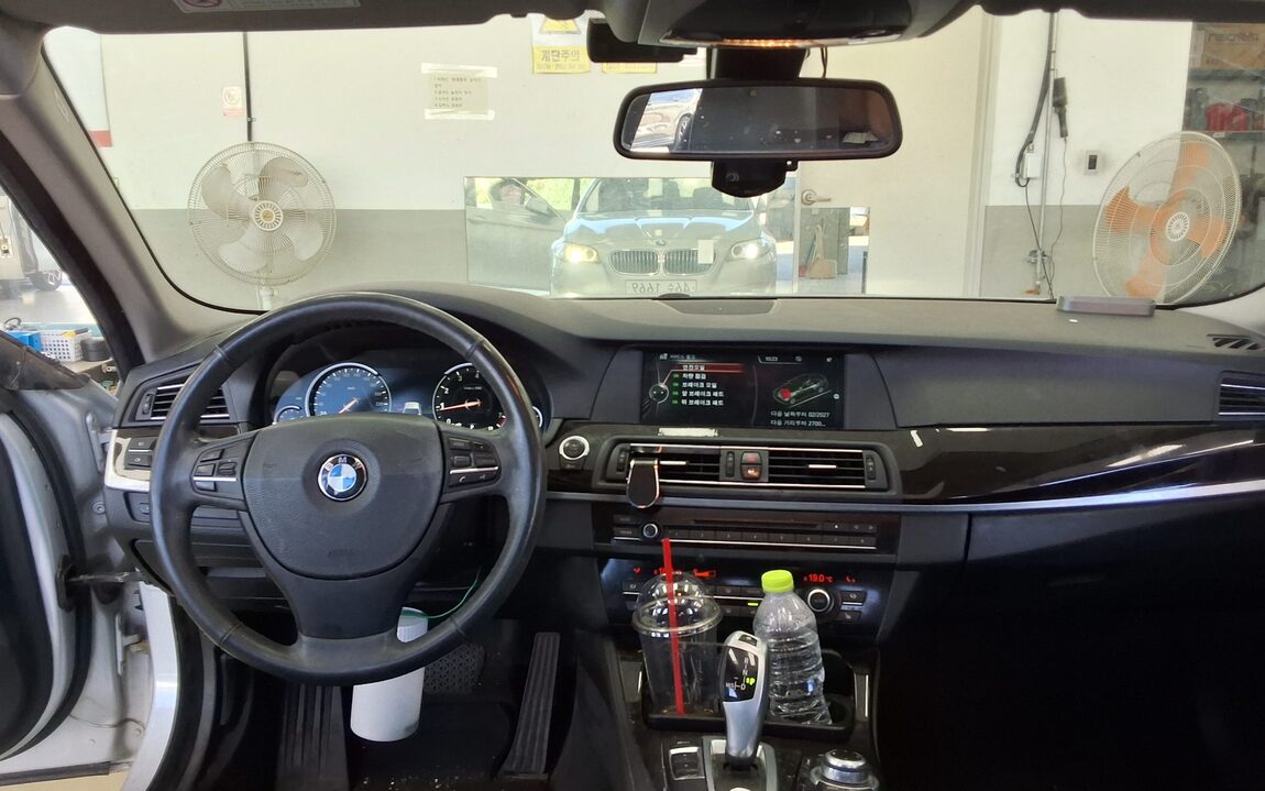 BMW 5 SERIES (6TH GEN) 528i 2013 - zdjęcie 11