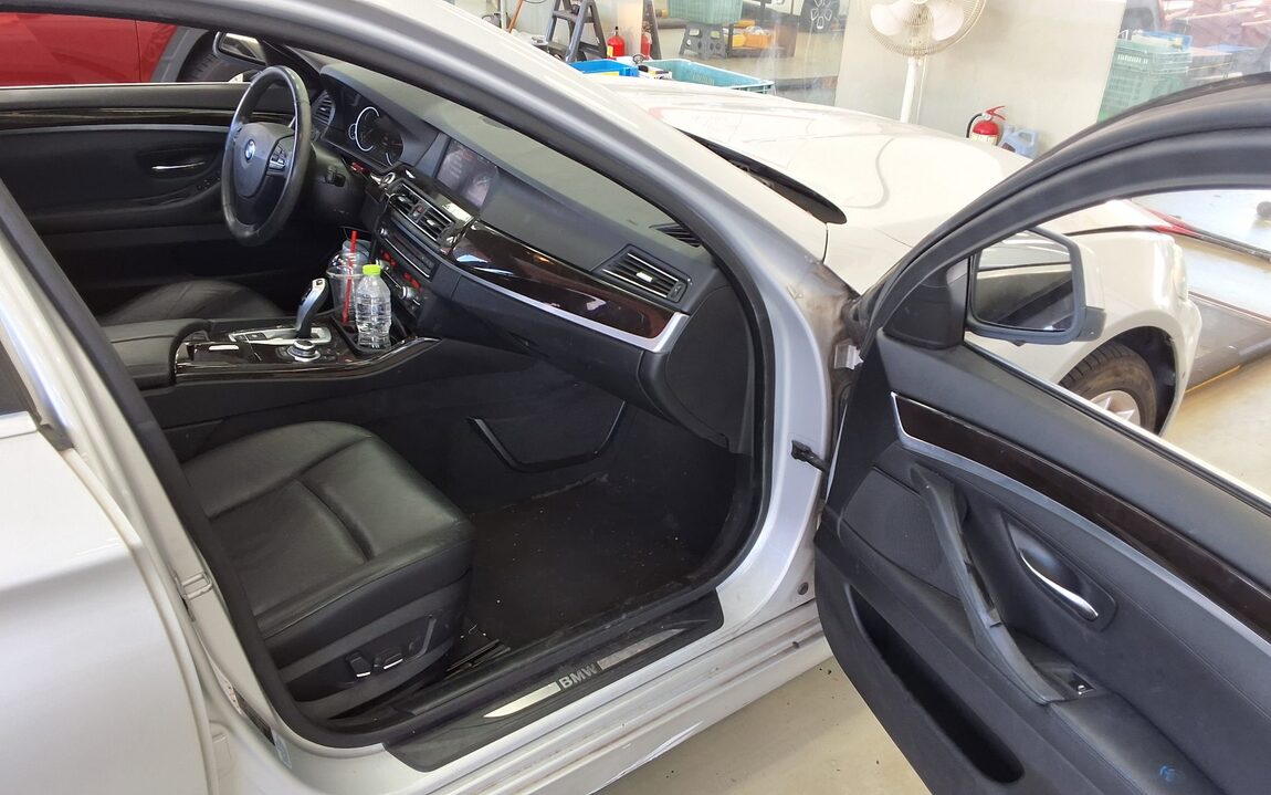 BMW 5 SERIES (6TH GEN) 528i 2013 - zdjęcie 14