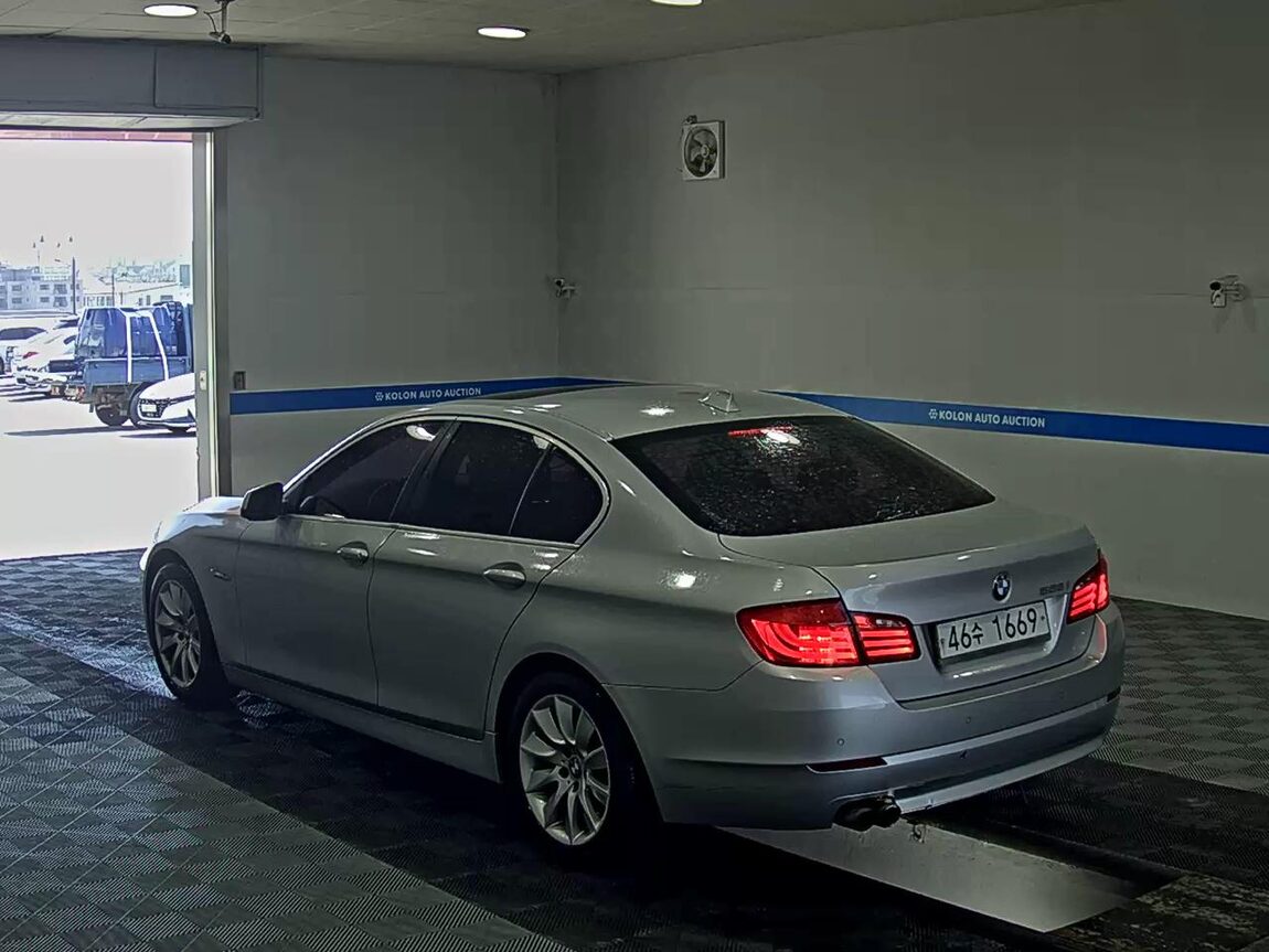 BMW 5 SERIES (6TH GEN) 528i 2013 - zdjęcie 6