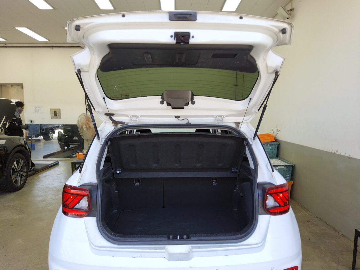 HYUNDAI VENUE 1.6 GASOLINE MODERN PLUS 2022 - zdjęcie 15